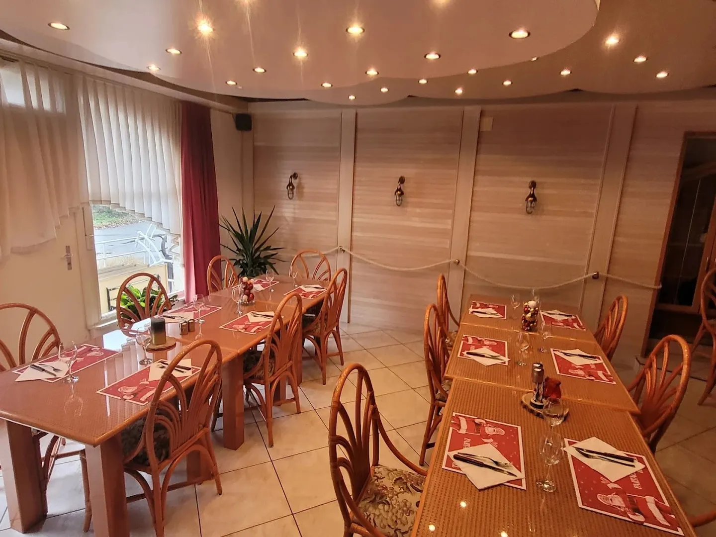 Ristorante-Pizzeria Le Yacht con brasserie-bar, 2 sale da pranzo, terrazza, parcheggio - Foto 13 di 27