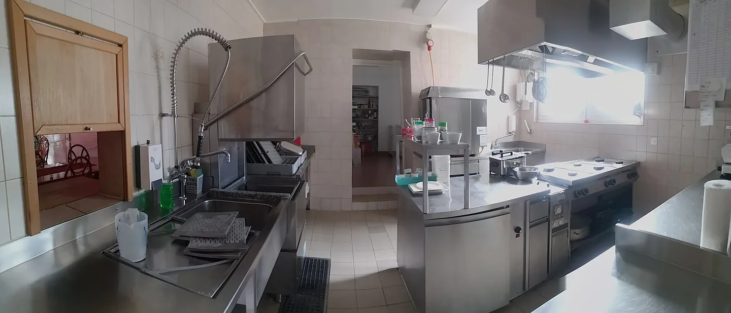 Ristorante-Pizzeria Le Yacht con brasserie-bar, 2 sale da pranzo, terrazza, parcheggio - Foto 16 di 27