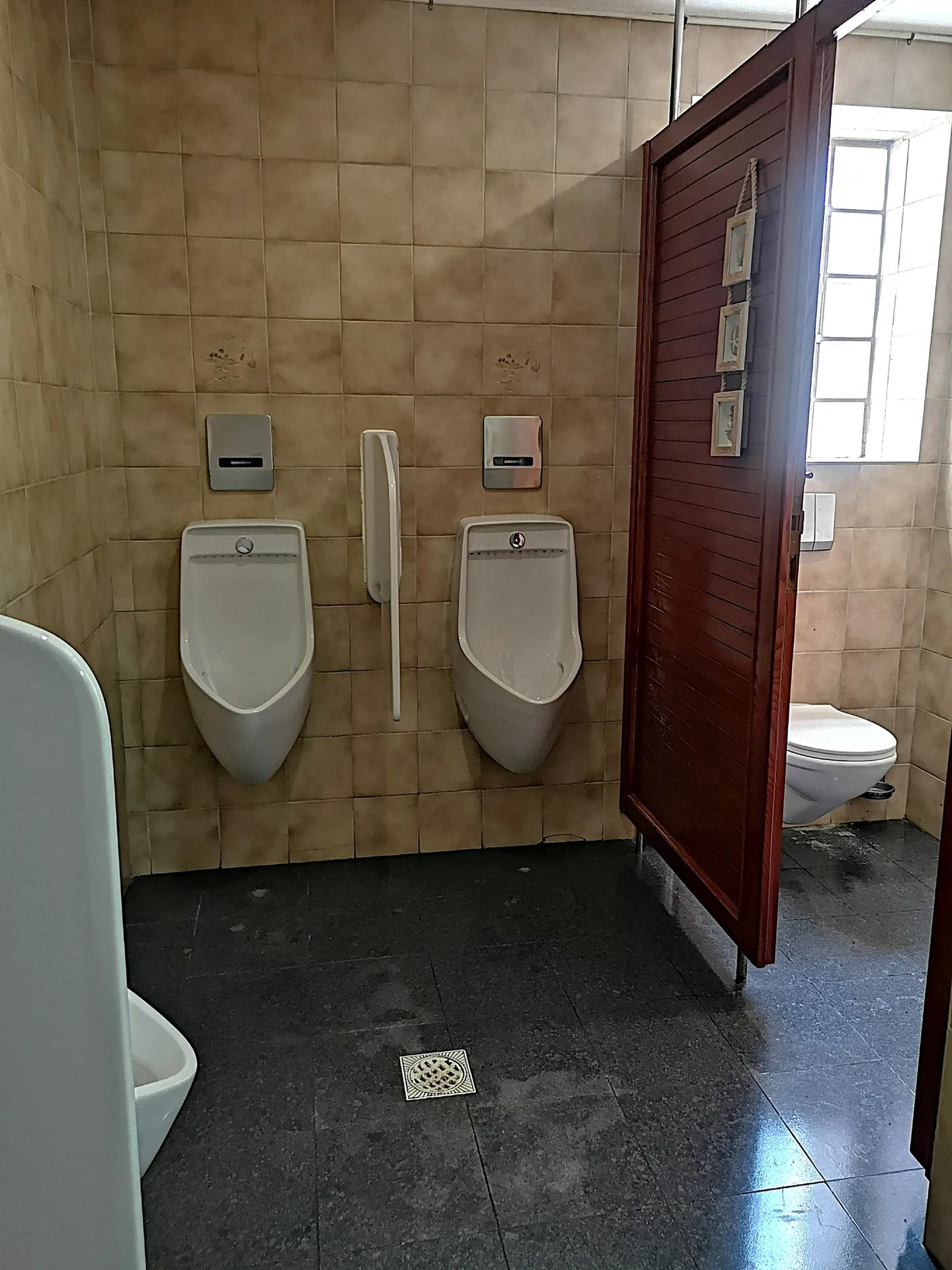 Ristorante-Pizzeria Le Yacht con brasserie-bar, 2 sale da pranzo, terrazza, parcheggio - Foto 26 di 27