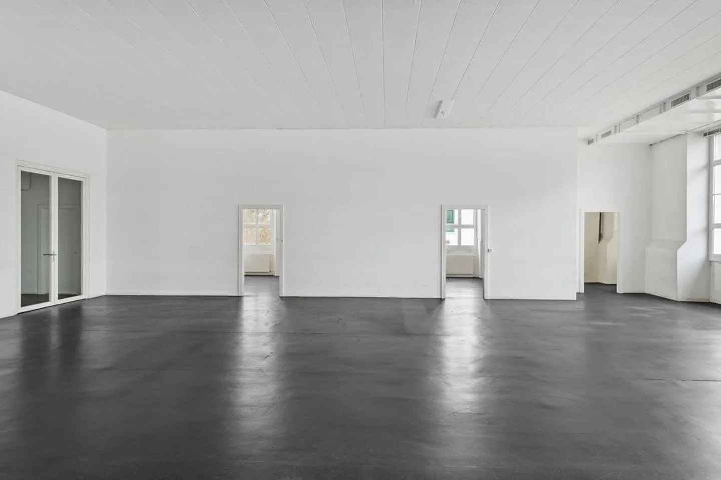 Espace commercial dans un emplacement central - Photo 5 sur 13
