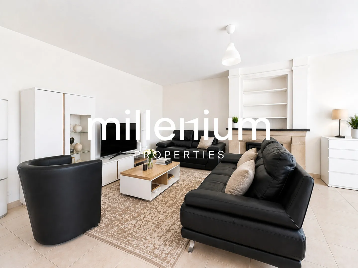 Beautiful 8-room house with garden, close to the train station - Photo 2 of 19