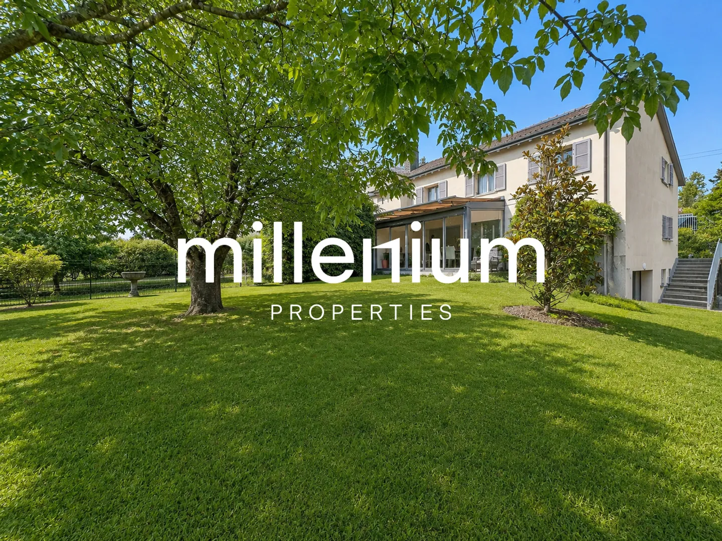 Beautiful 8-room house with garden, close to the train station - Photo 1 of 19