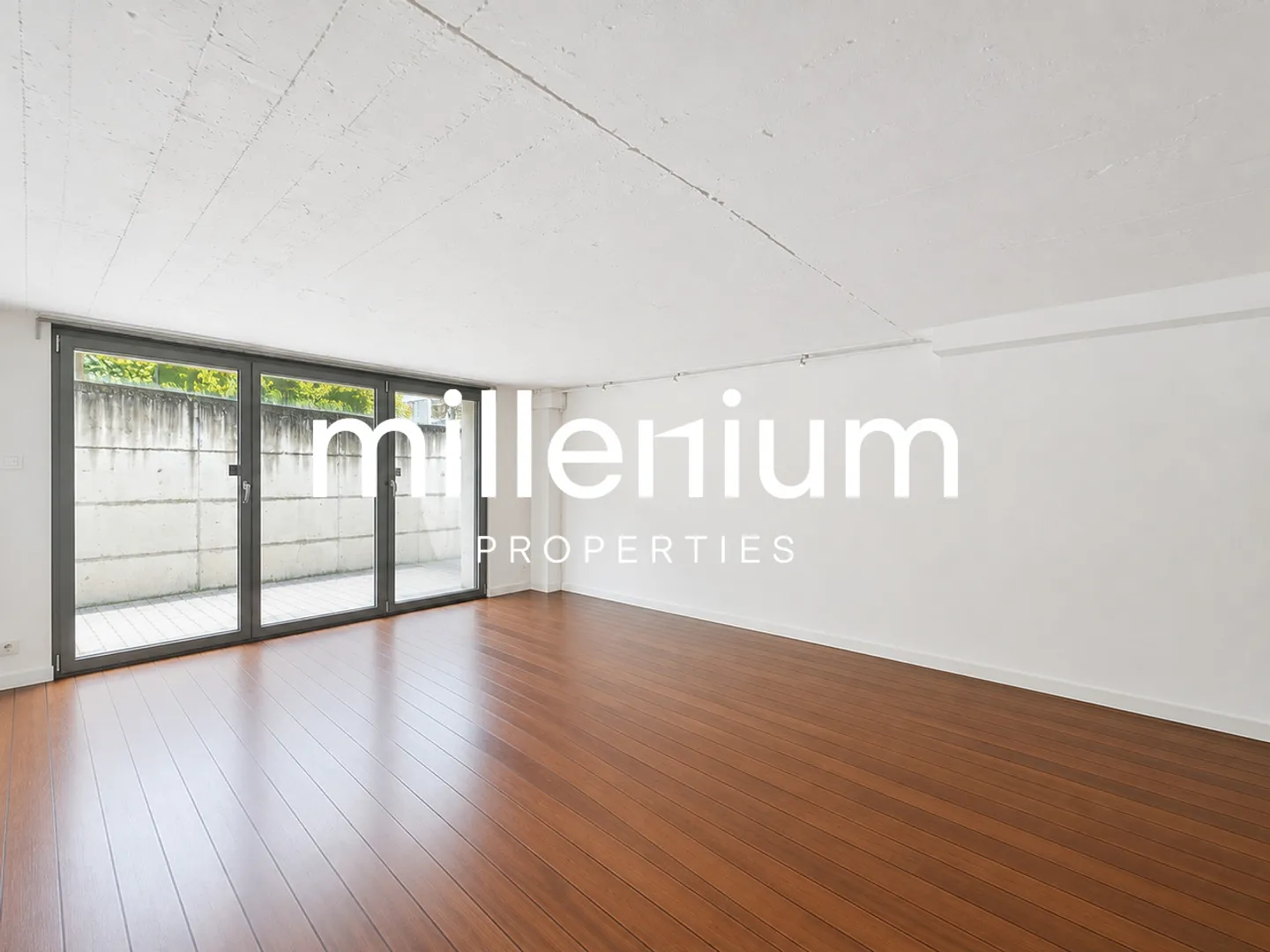 Beautiful 8-room house with garden, close to the train station - Photo 14 of 19
