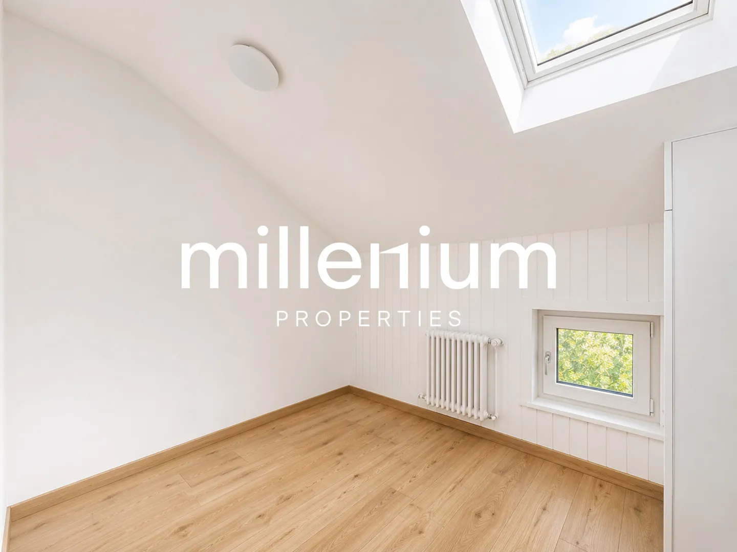 Beautiful 8-room house with garden, close to the train station - Photo 13 of 19