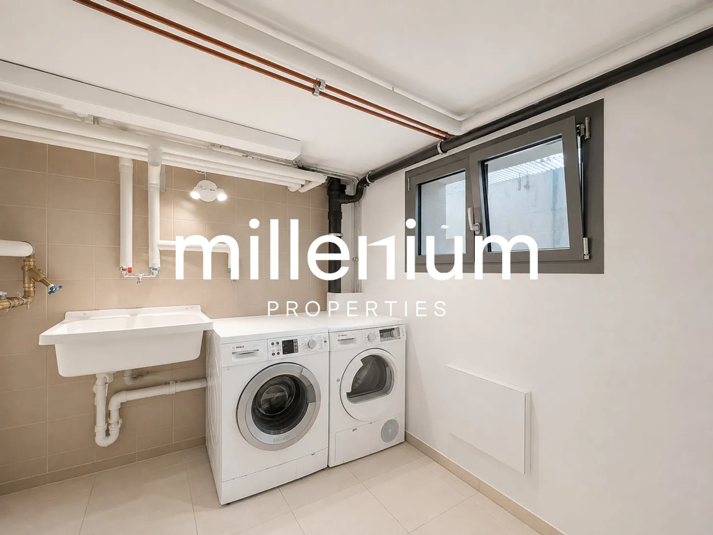 Beautiful 8-room house with garden, close to the train station - Photo 17 of 19