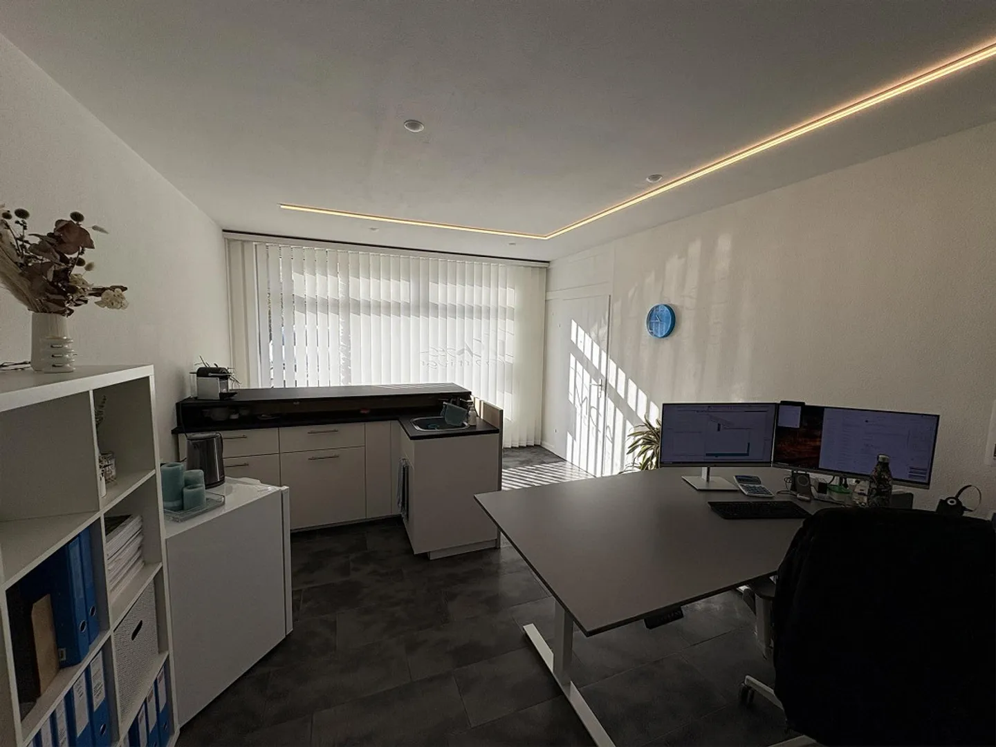 Office for rent - Photo 3 of 4