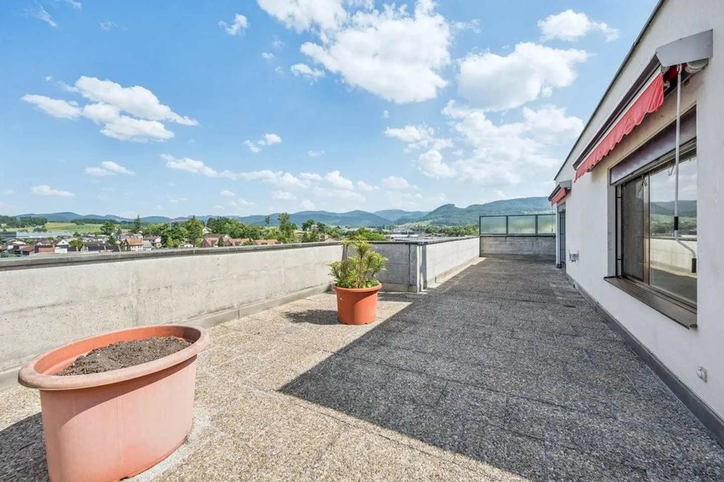 Above the rooftops of the city of Laufen - Photo 9 of 10