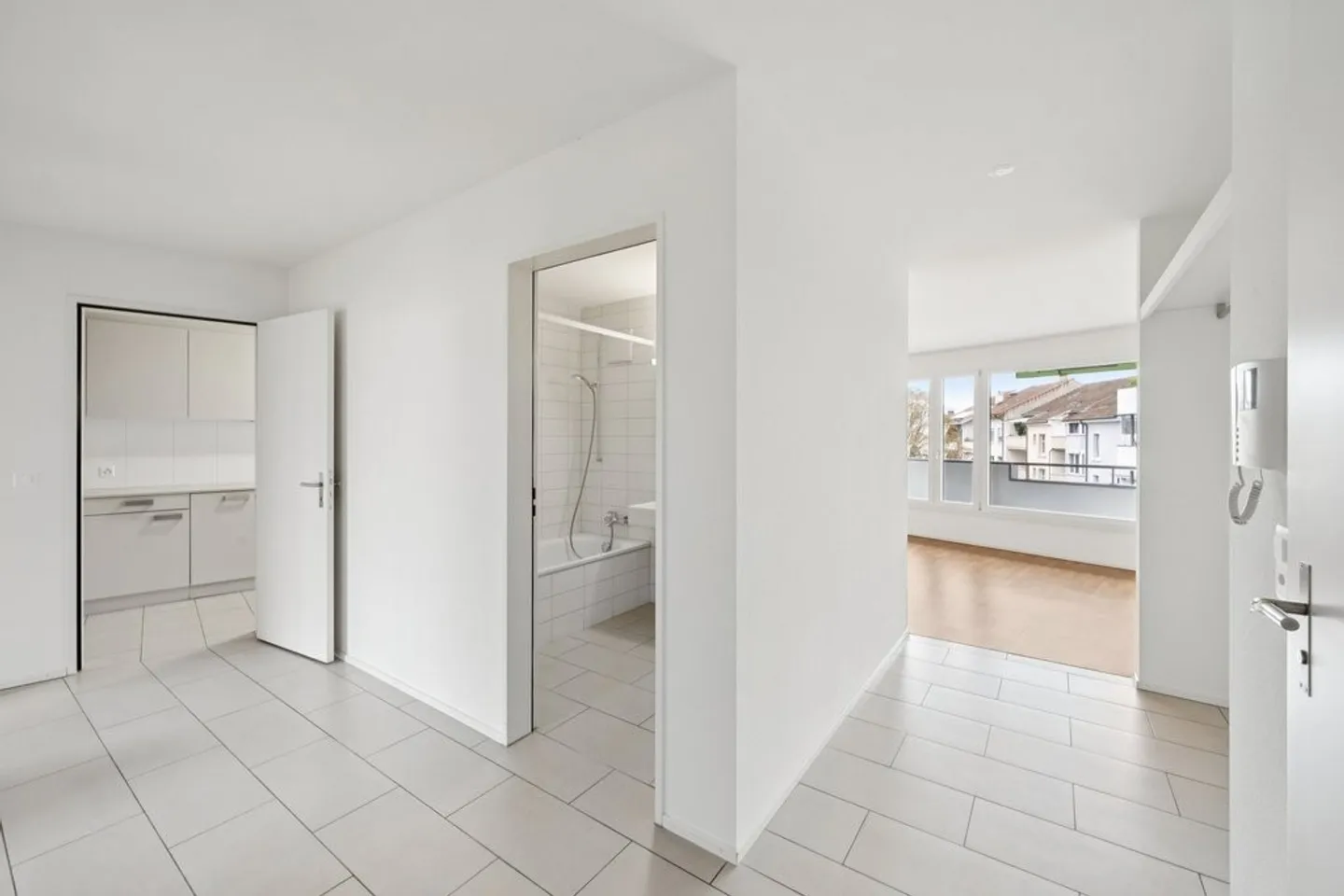 Ambiente abitativo unico garantito... - Foto 3 di 12