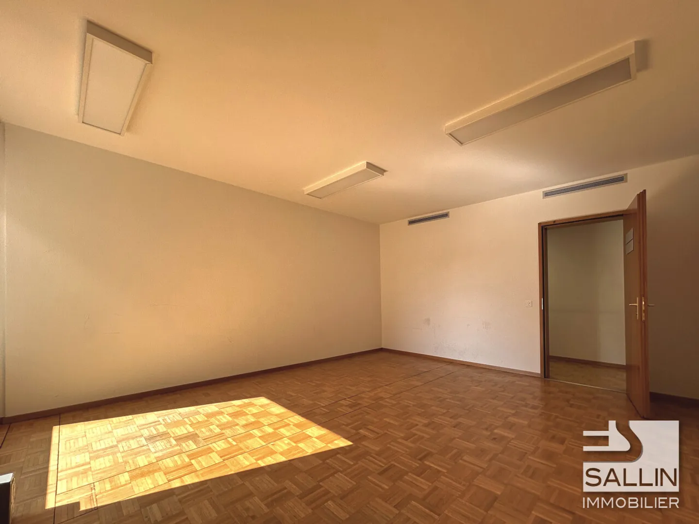 Geräumige Wohnung mit Aussicht - Foto 3 von 4