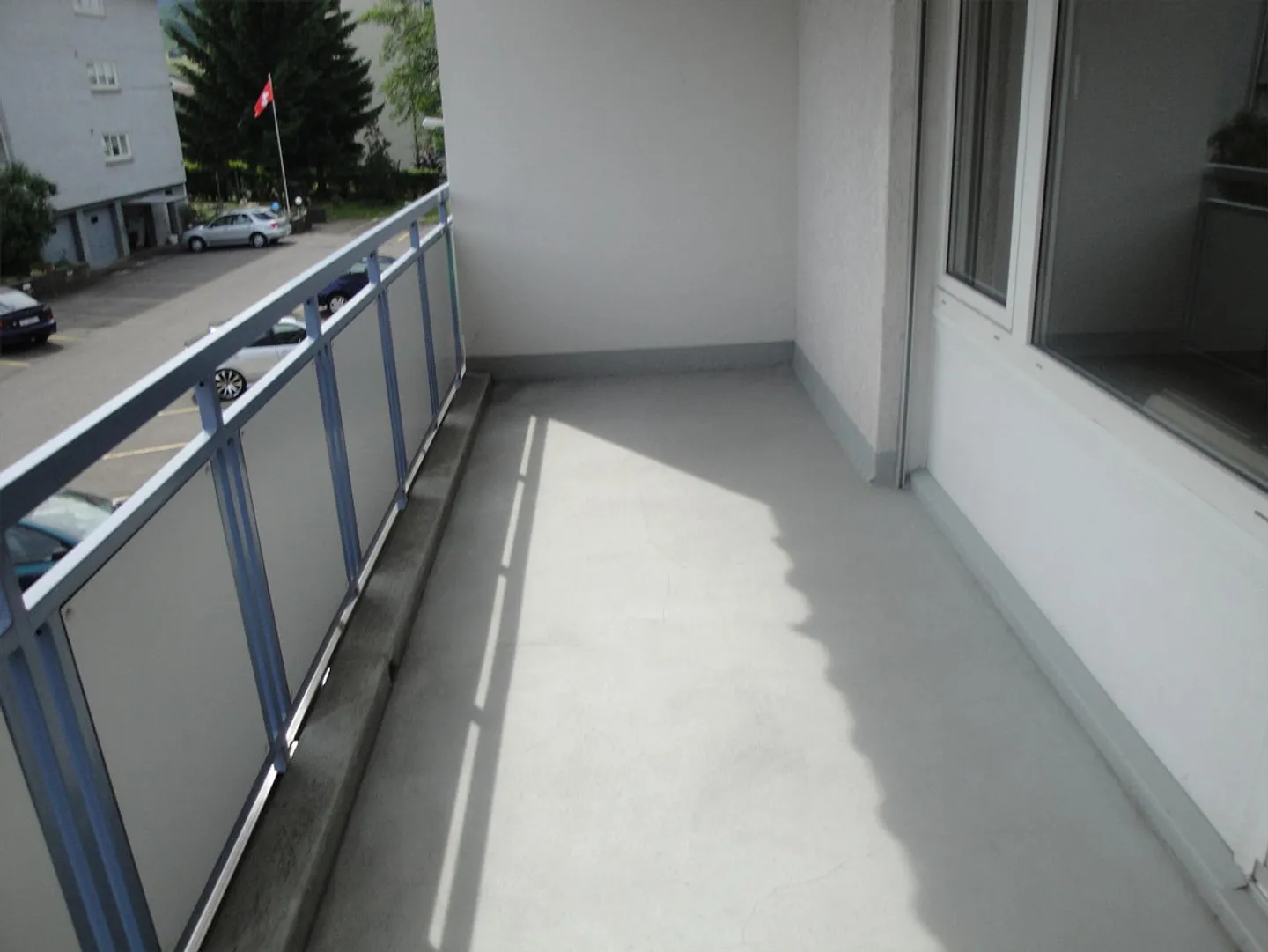 Sonnige Wohnung mit Balkon - Foto 2 von 4