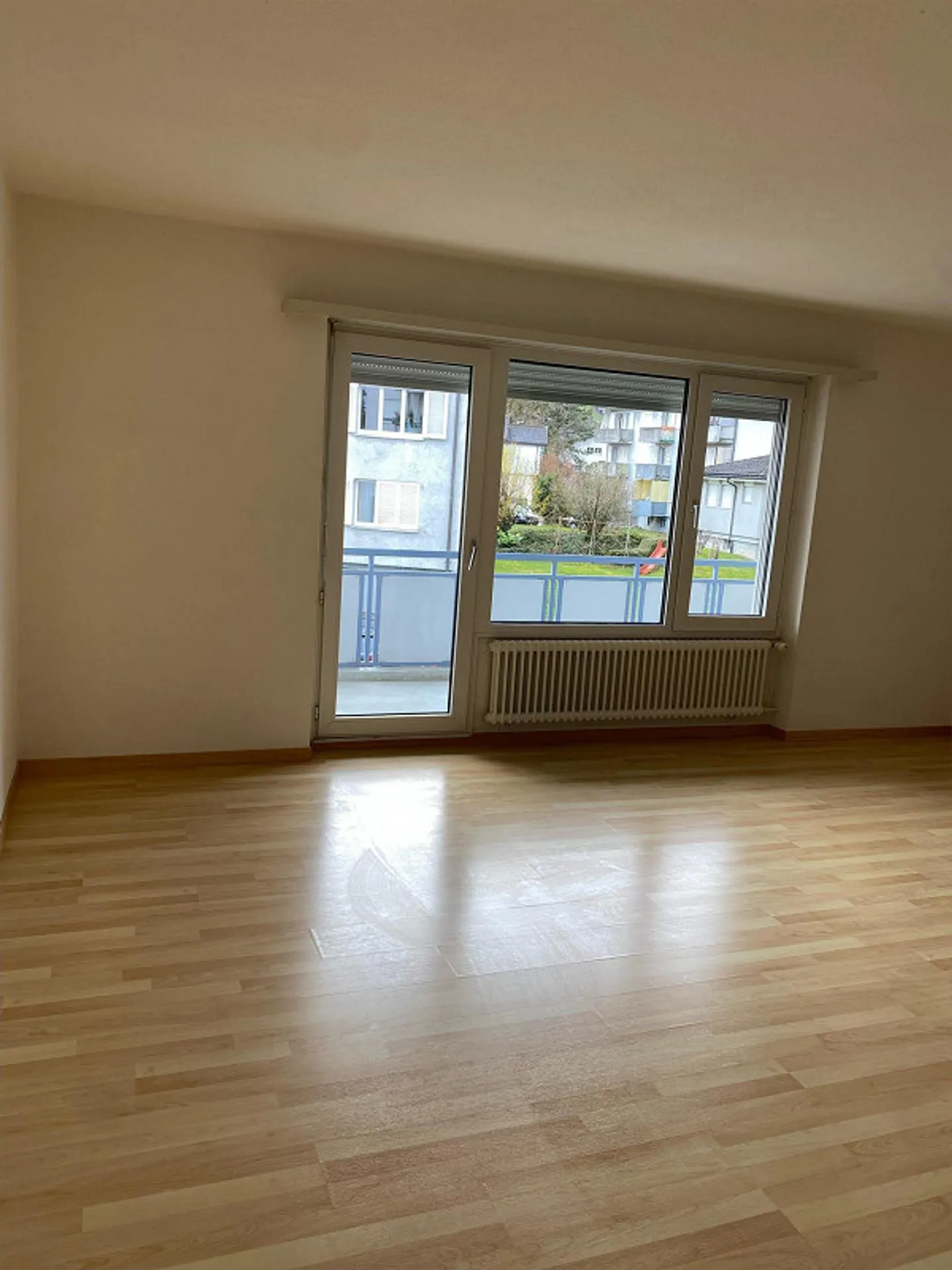 Sonnige Wohnung mit Balkon - Foto 4 von 4