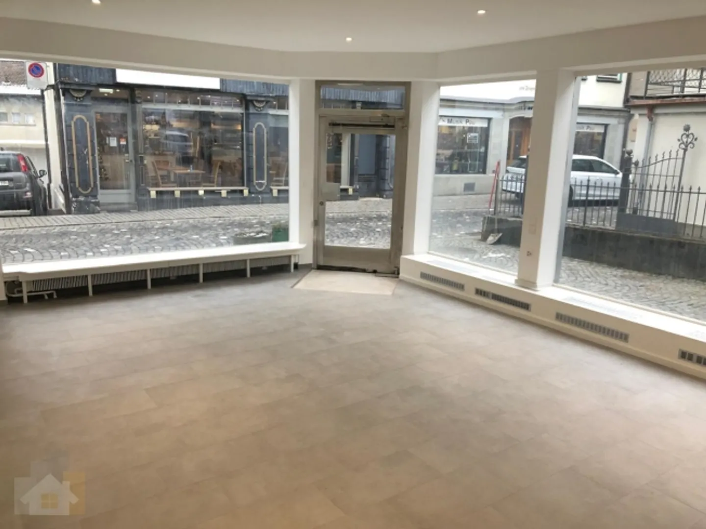 «AN ZENTRALER LAGE MIT SCHAUFENSTER» - Foto 1 von 9