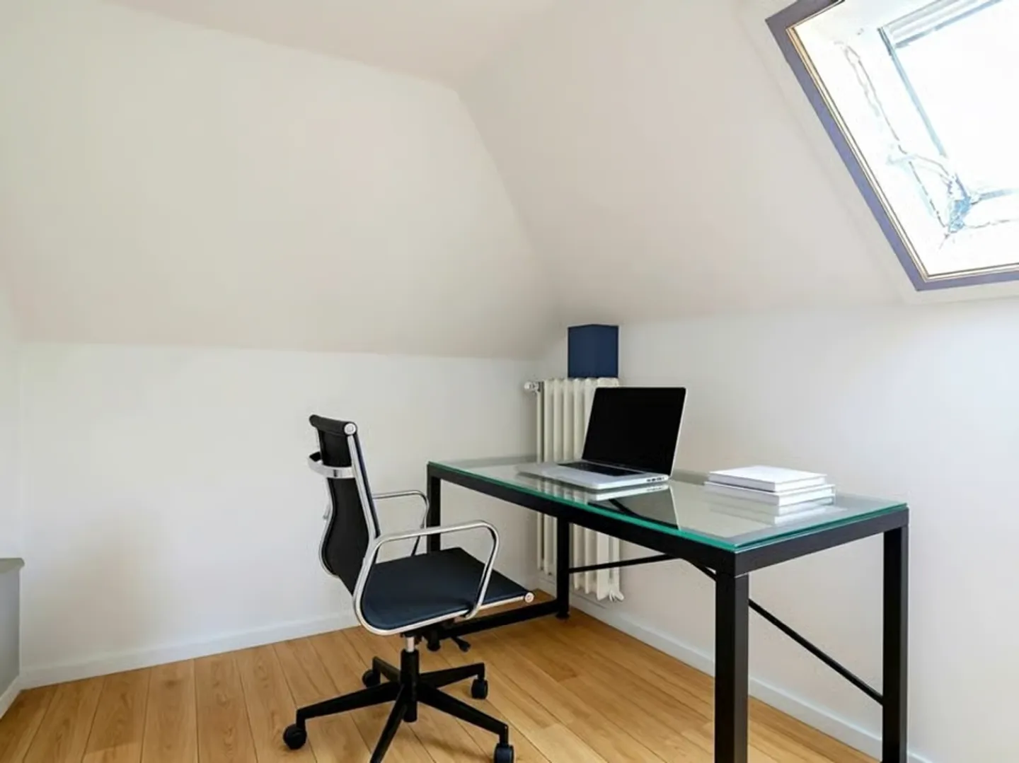 Magnificent potential for this 5-room duplex to personalize - Photo 3 of 11