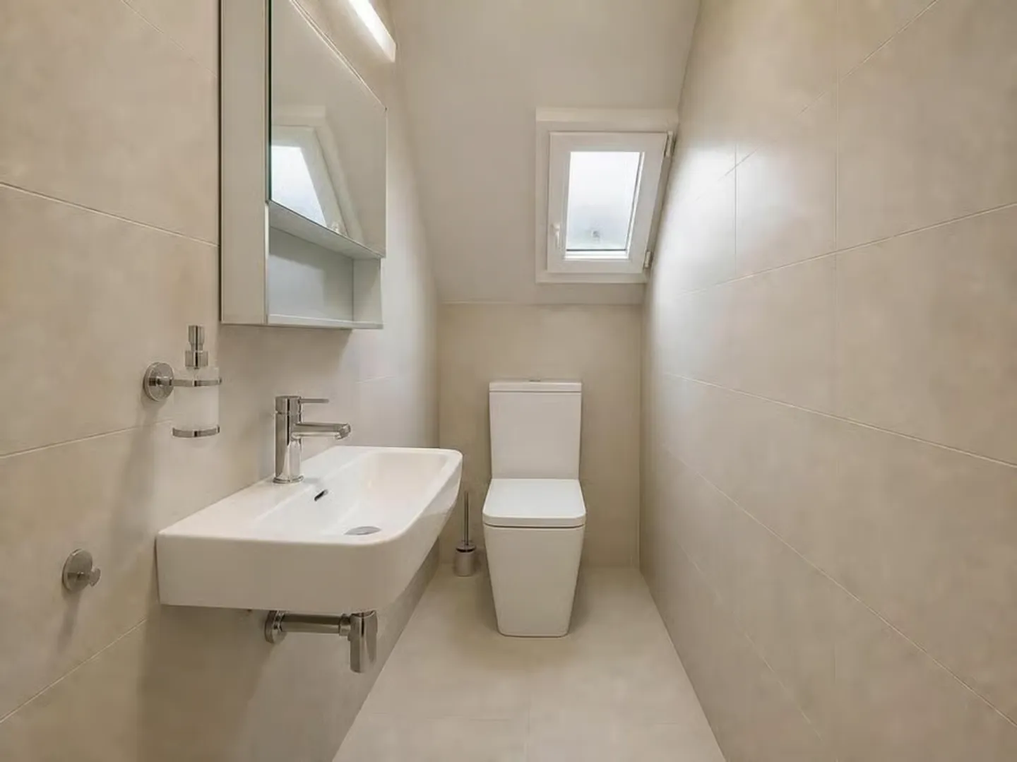 Magnificent potential for this 5-room duplex to personalize - Photo 7 of 11
