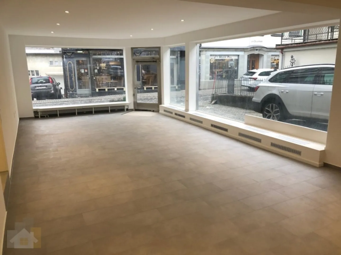 «AN ZENTRALER LAGE MIT SCHAUFENSTER» - Foto 5 von 9