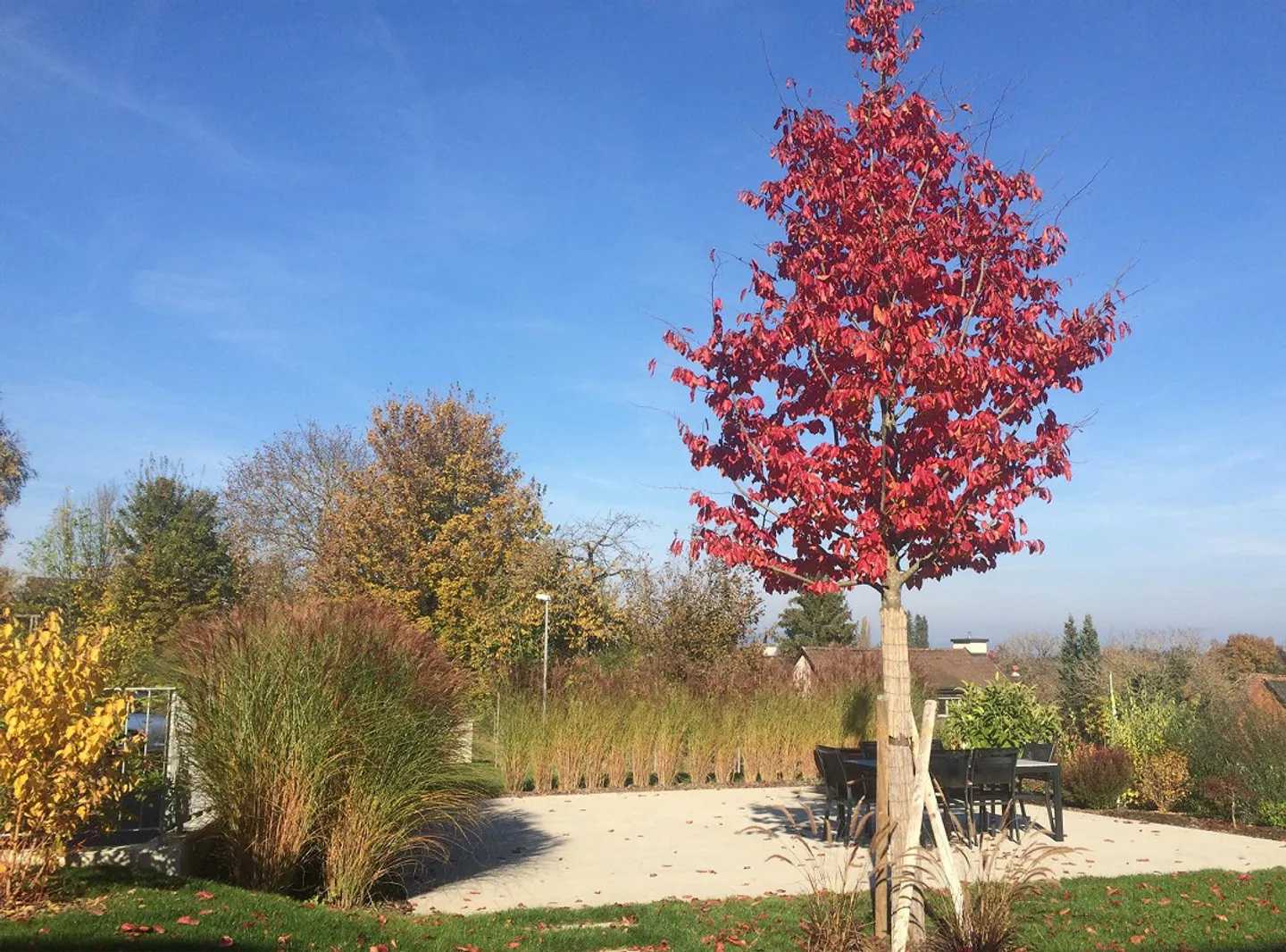 Modern, bright 3.5 attic apartment with balcony and distant view - Photo 8 of 9