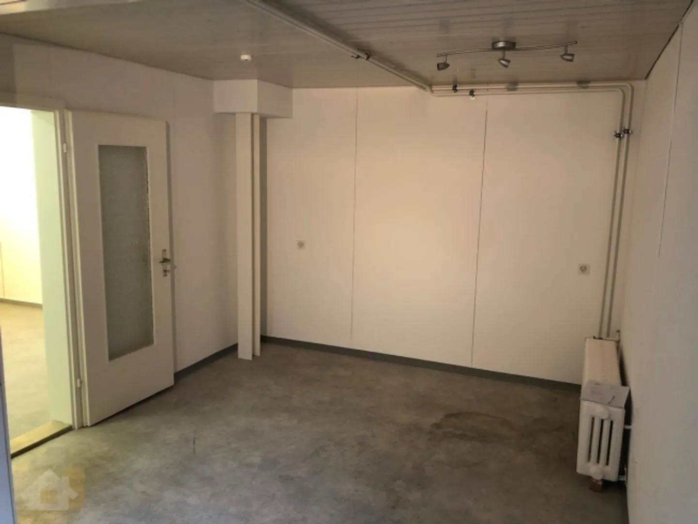 «AN ZENTRALER LAGE MIT SCHAUFENSTER» - Foto 7 von 9
