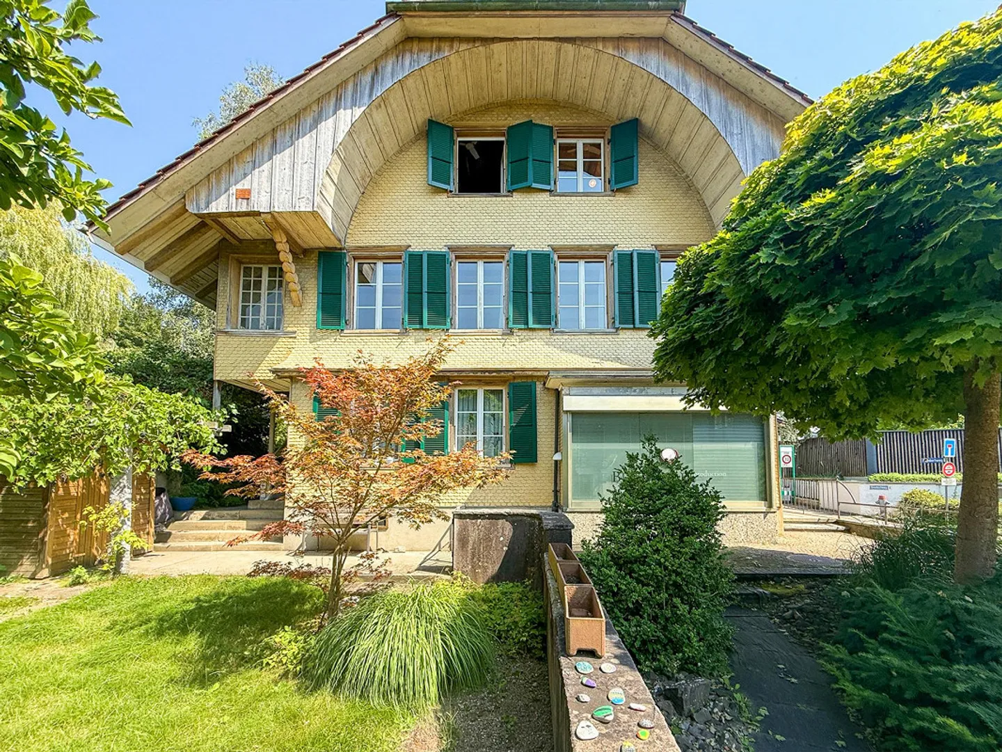 Maisonette apartment with private garden, village center of Münchenbuchsee - Photo 1 of 30