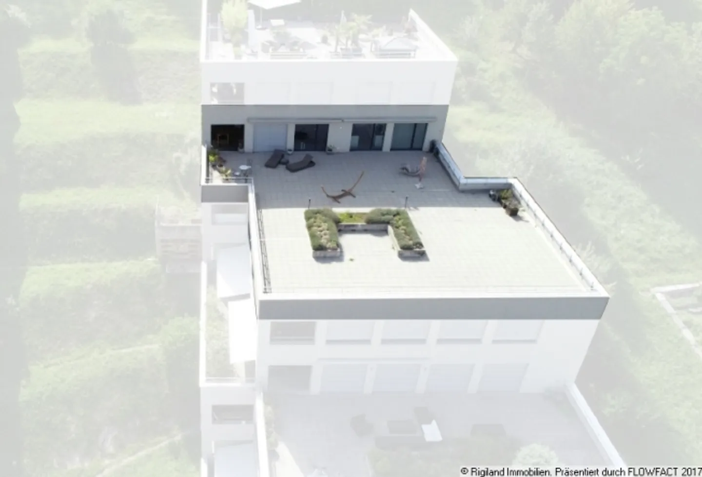 Stepped apartment for rent - Photo 3 of 9