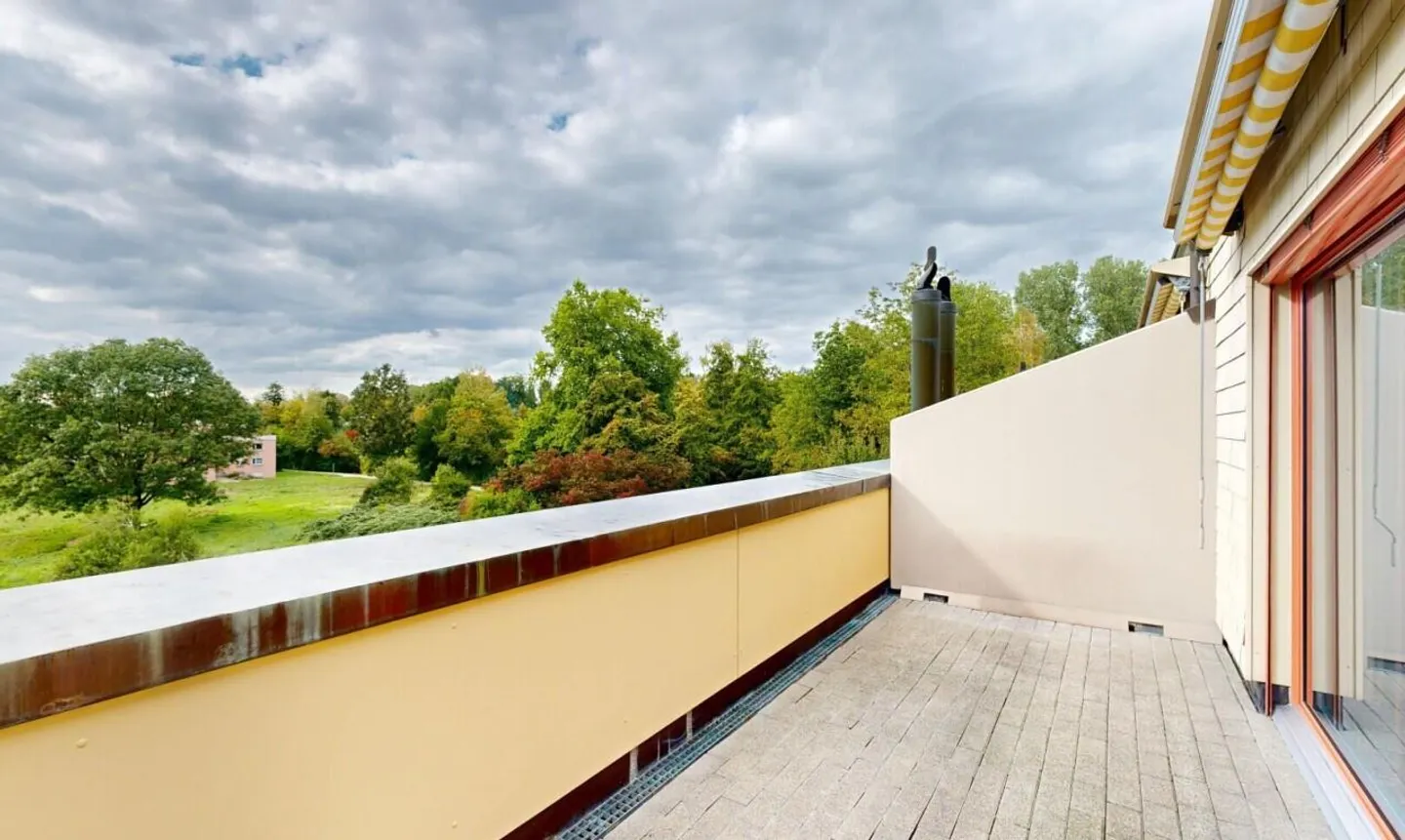 Nature-oriented 3.5-room maisonette apartment in Dübendorf - Photo 4 of 11