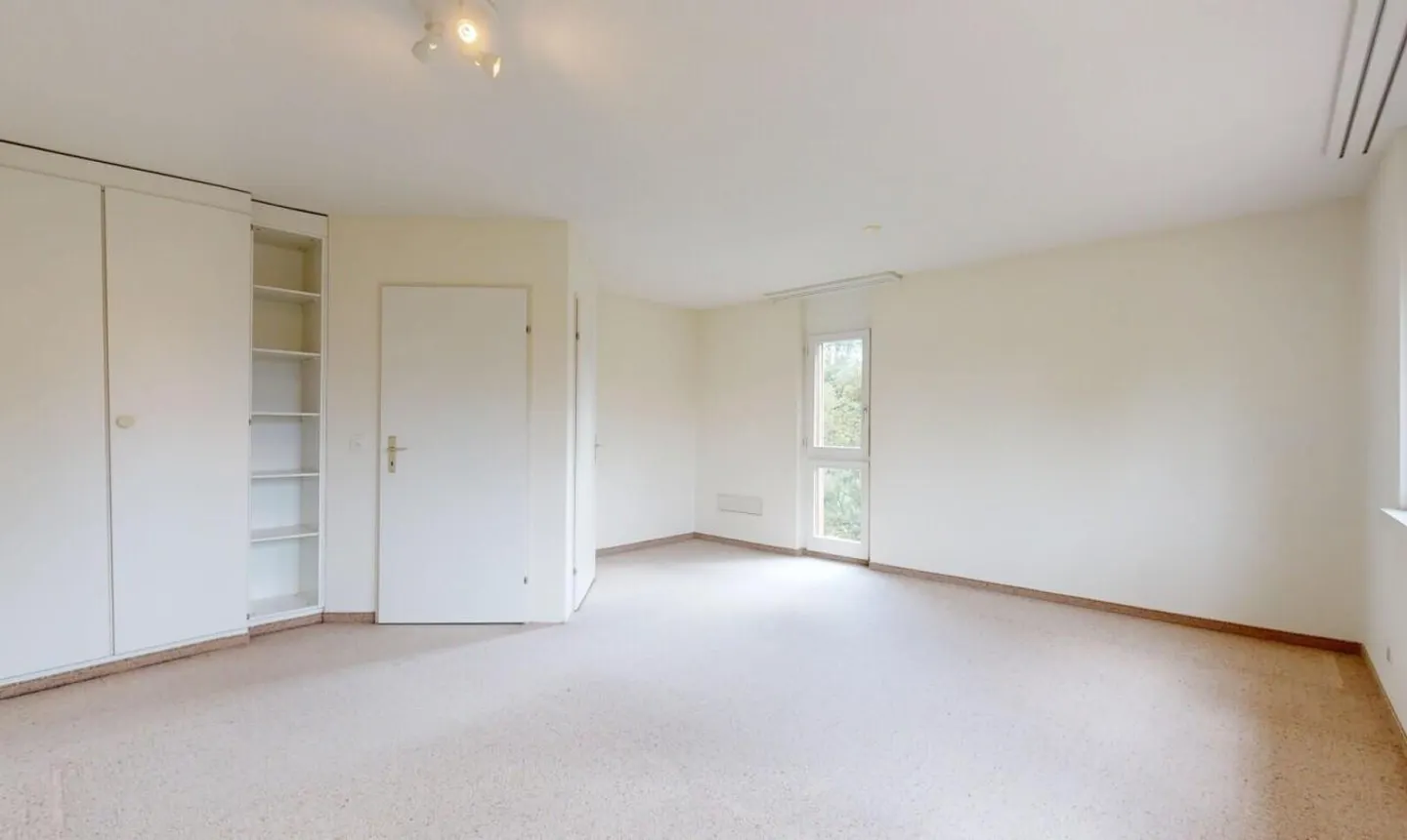 Nature-oriented 3.5-room maisonette apartment in Dübendorf - Photo 5 of 11