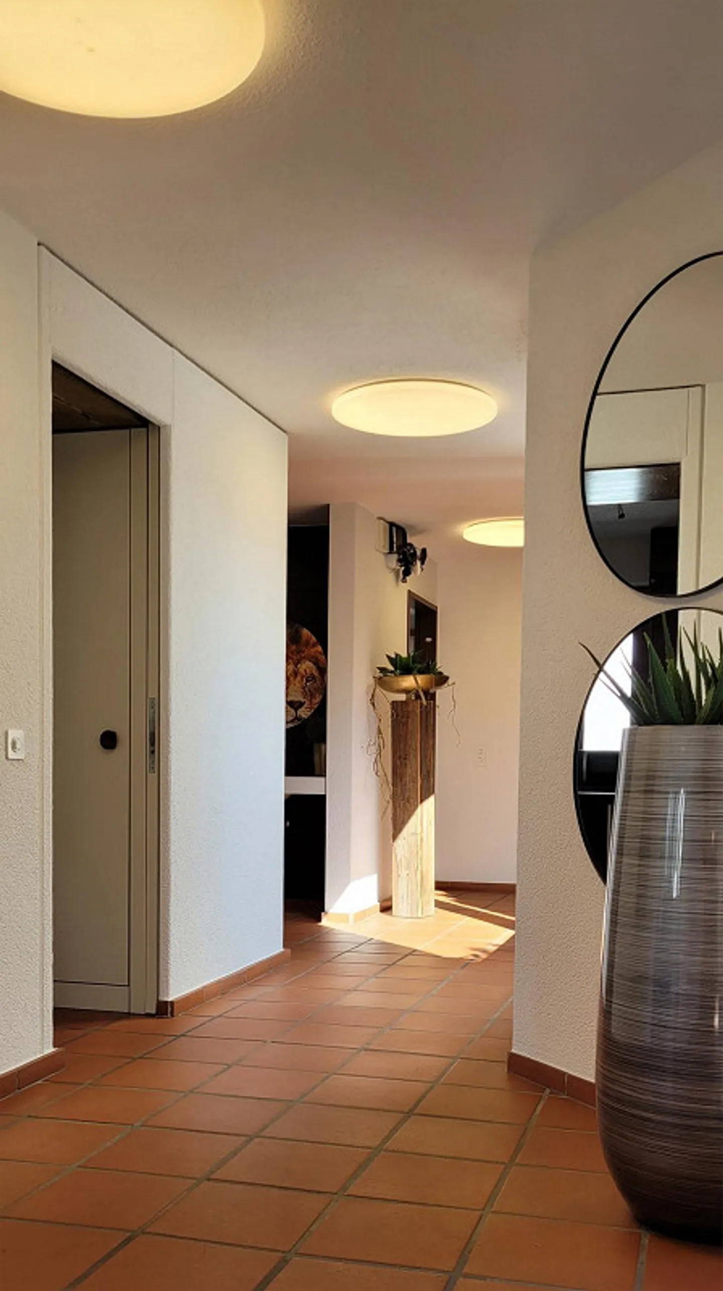 Grosses Einfamilienhaus mit Erweiterungsmöglichkeiten - Foto 4 von 9