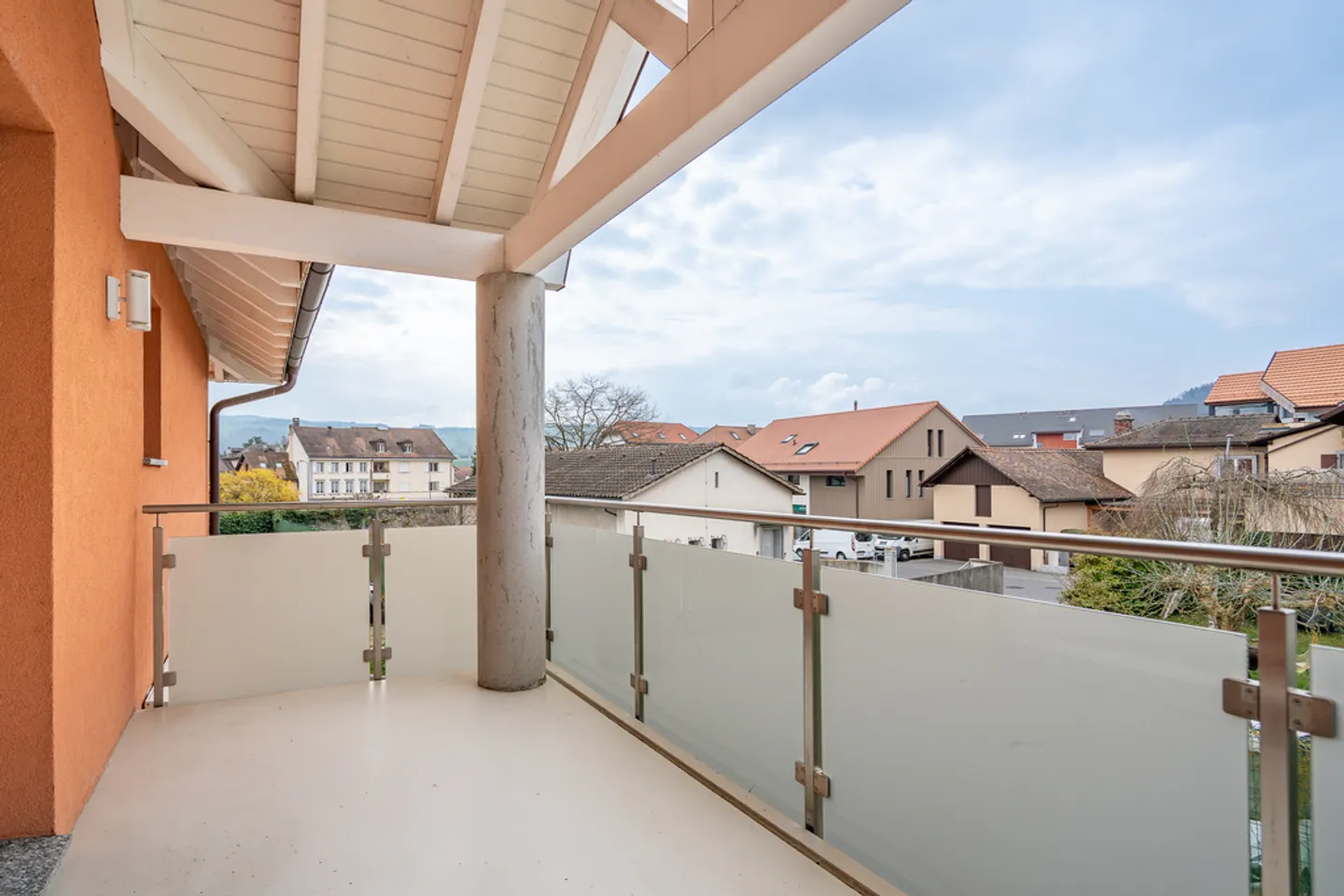 Modernes Apartment mit Balkon - Foto 5 von 7