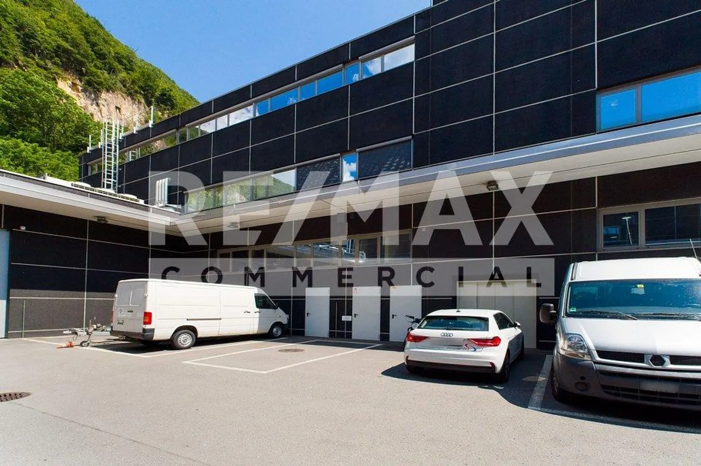 À vendre : Espace commercial spacieux au centre CAST-CASTIONE - Photo 3 sur 13