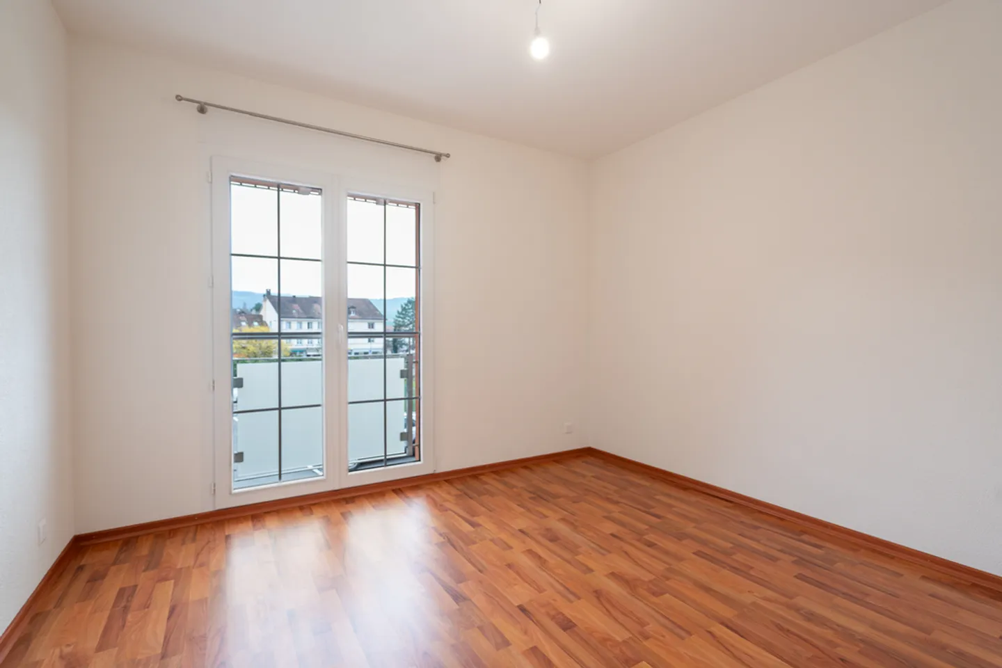 Modernes Apartment mit Balkon - Foto 6 von 7