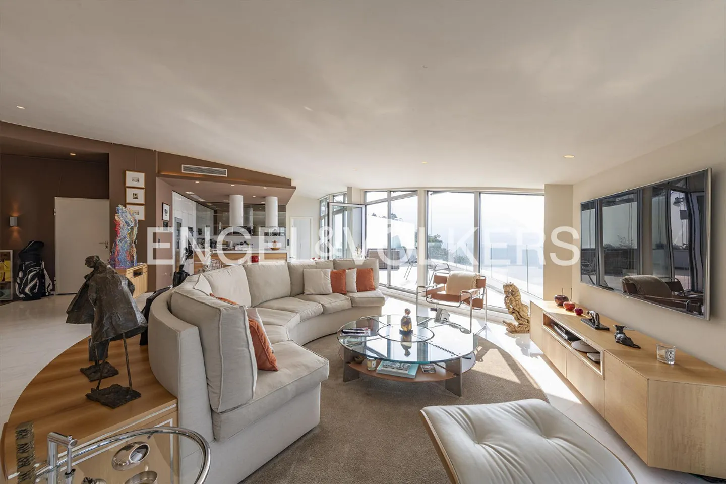 Exclusive duplex with unique lake view - Photo 5 of 18