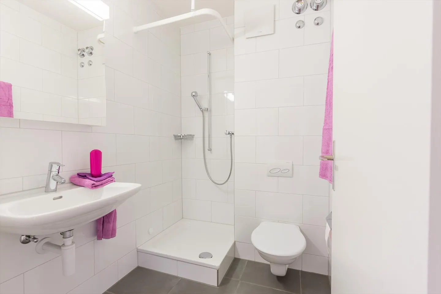 Family-friendly apartment in a quiet location - Photo 8 of 9