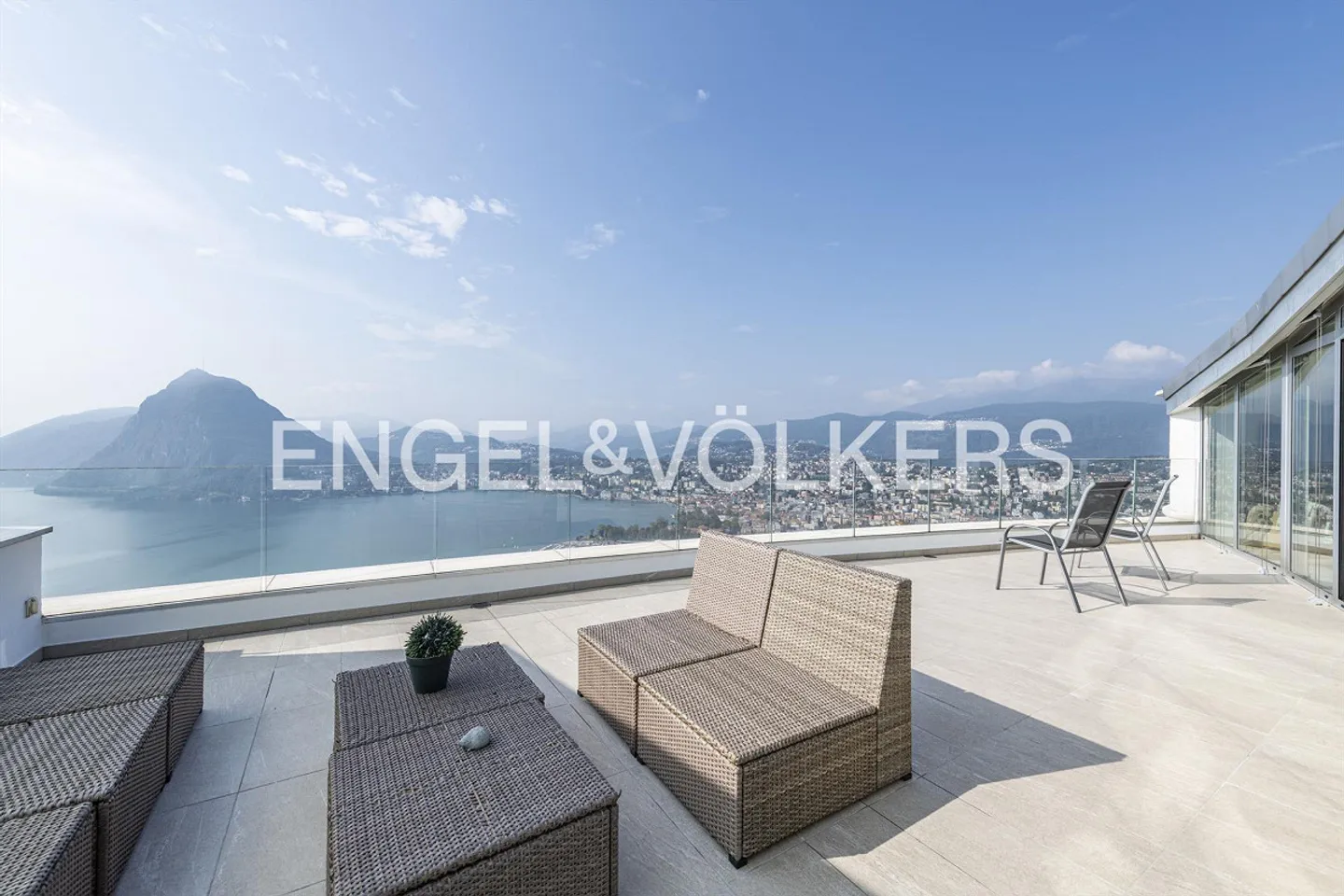 Exclusive duplex with unique lake view - Photo 1 of 18