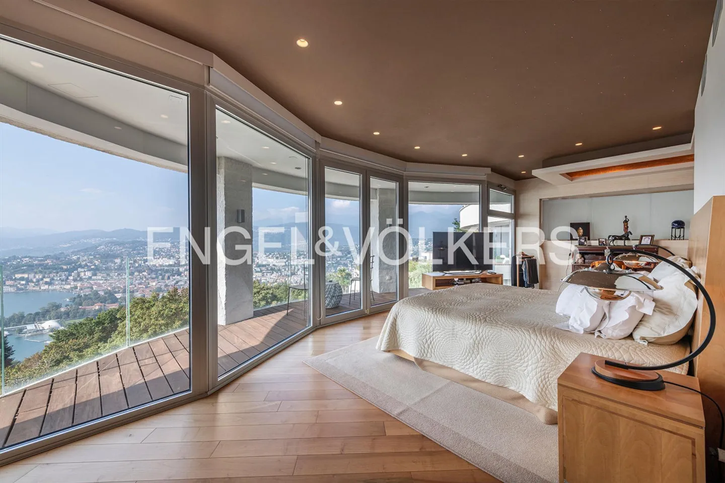 Exclusive duplex with unique lake view - Photo 7 of 18