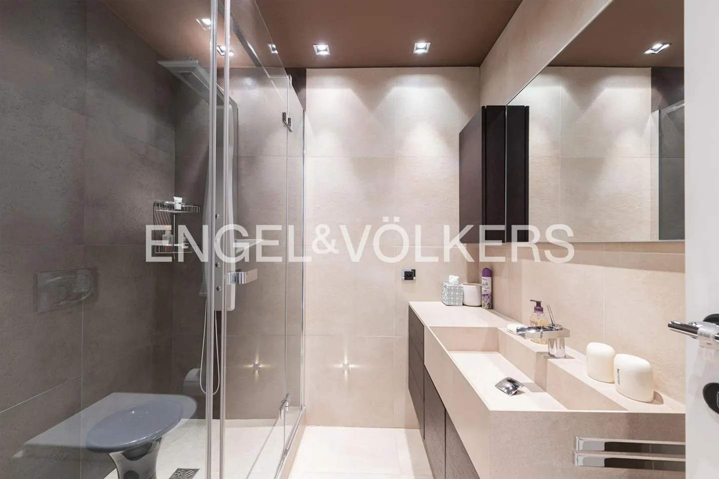 Exclusive duplex with unique lake view - Photo 11 of 18