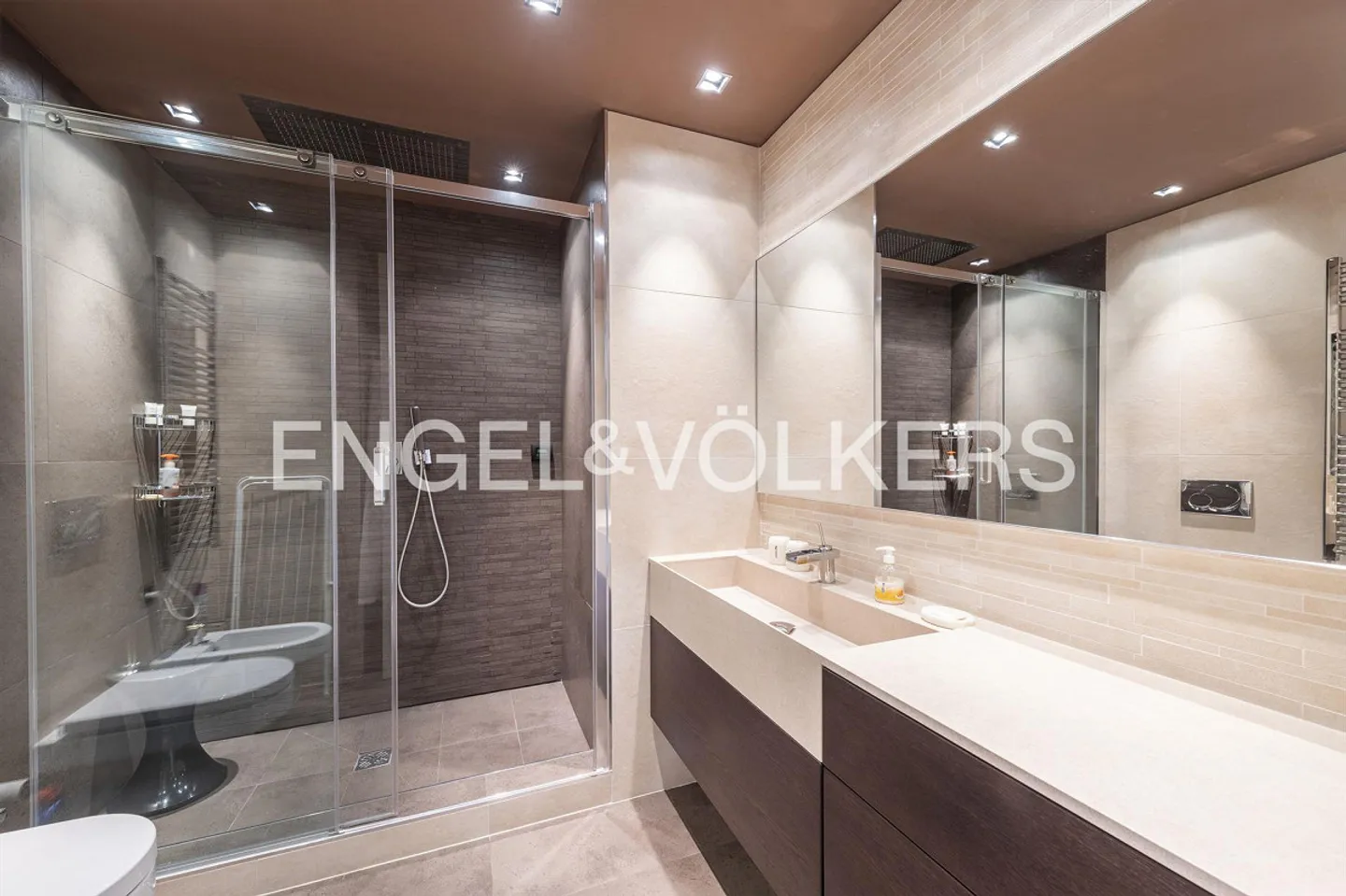 Exclusive duplex with unique lake view - Photo 13 of 18