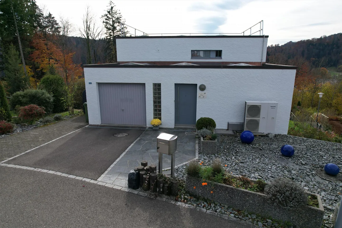 Maison individuelle indépendante avec un environnement généreux - Photo 3 sur 13