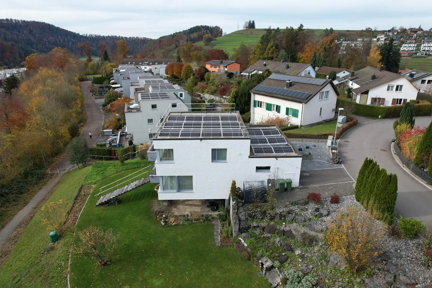 Maison individuelle indépendante avec un environnement généreux - Photo 5 sur 13