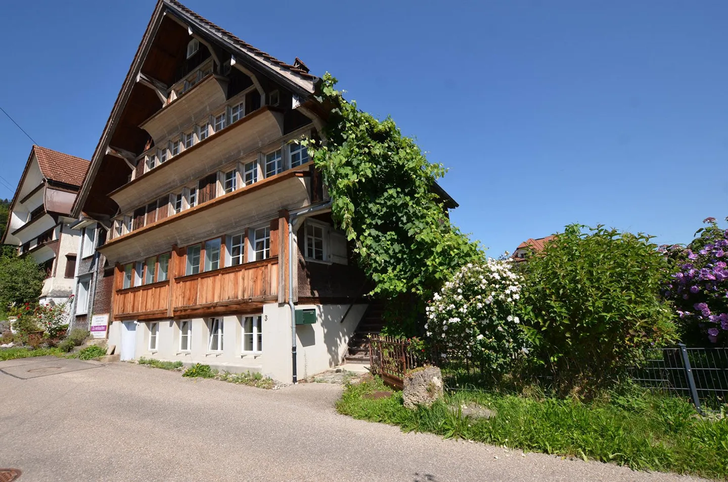 Casa di maglieria elegante di Toggenburg con 300 m² di superficie abitabile - Foto 1 di 5
