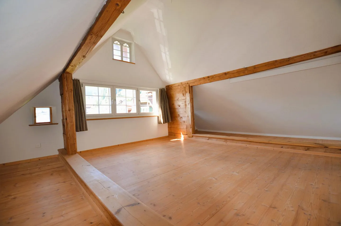 Casa di maglieria elegante di Toggenburg con 300 m² di superficie abitabile - Foto 3 di 5