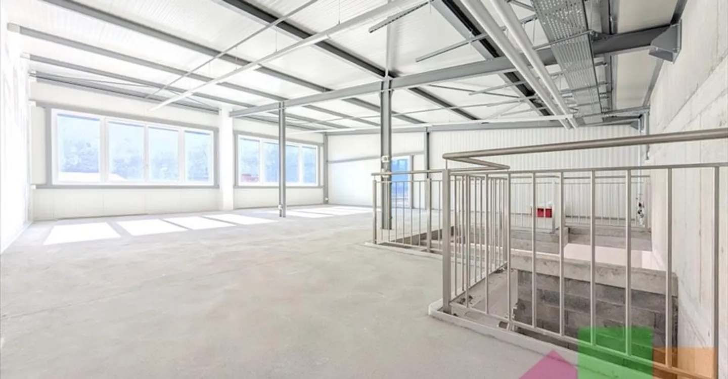 Halles neuves, bien équipées, modernes et bien situées dans le Valais central - Photo 6 sur 8