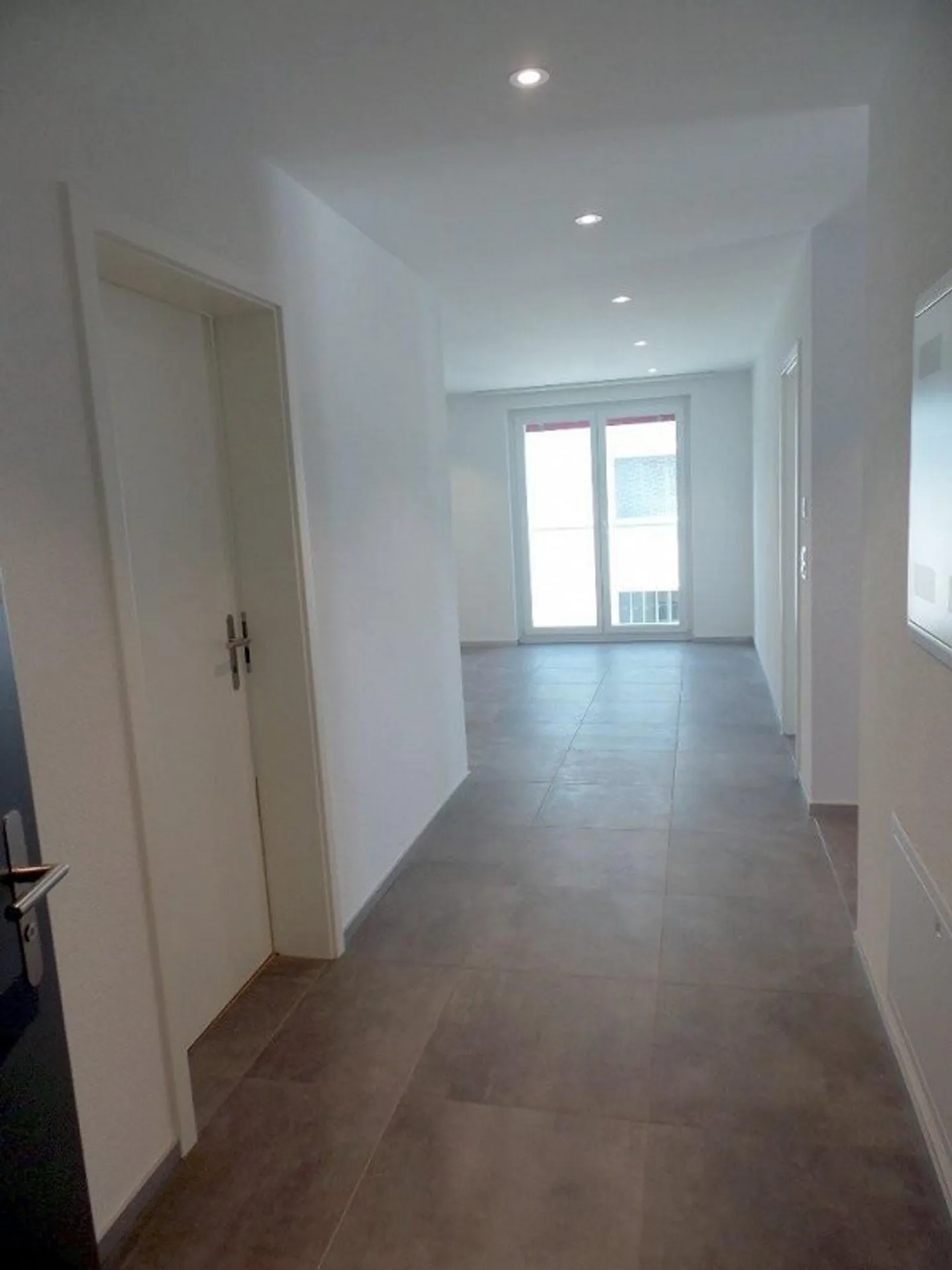 Ruhig, zentral und komfortabel Wohnen - Foto 2 von 10