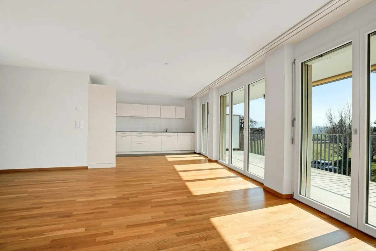 Vivre avec vue - Appartement attrayant de 3,5 pièces - Photo 2 sur 11