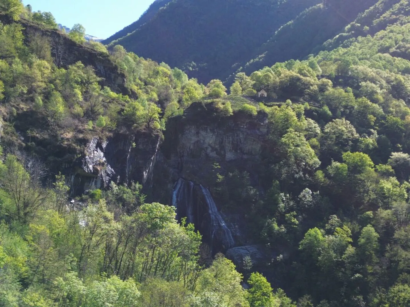 Serenità e Stile: Dimora Elegante di 4,5 Locali con Ampio Giardino - Foto 13 di 13