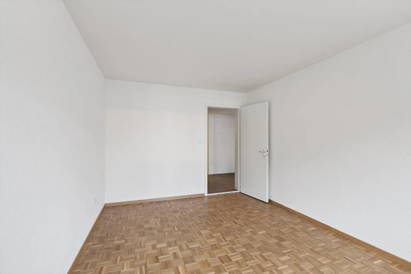 Quiet Neighborhood - Photo 6 of 8