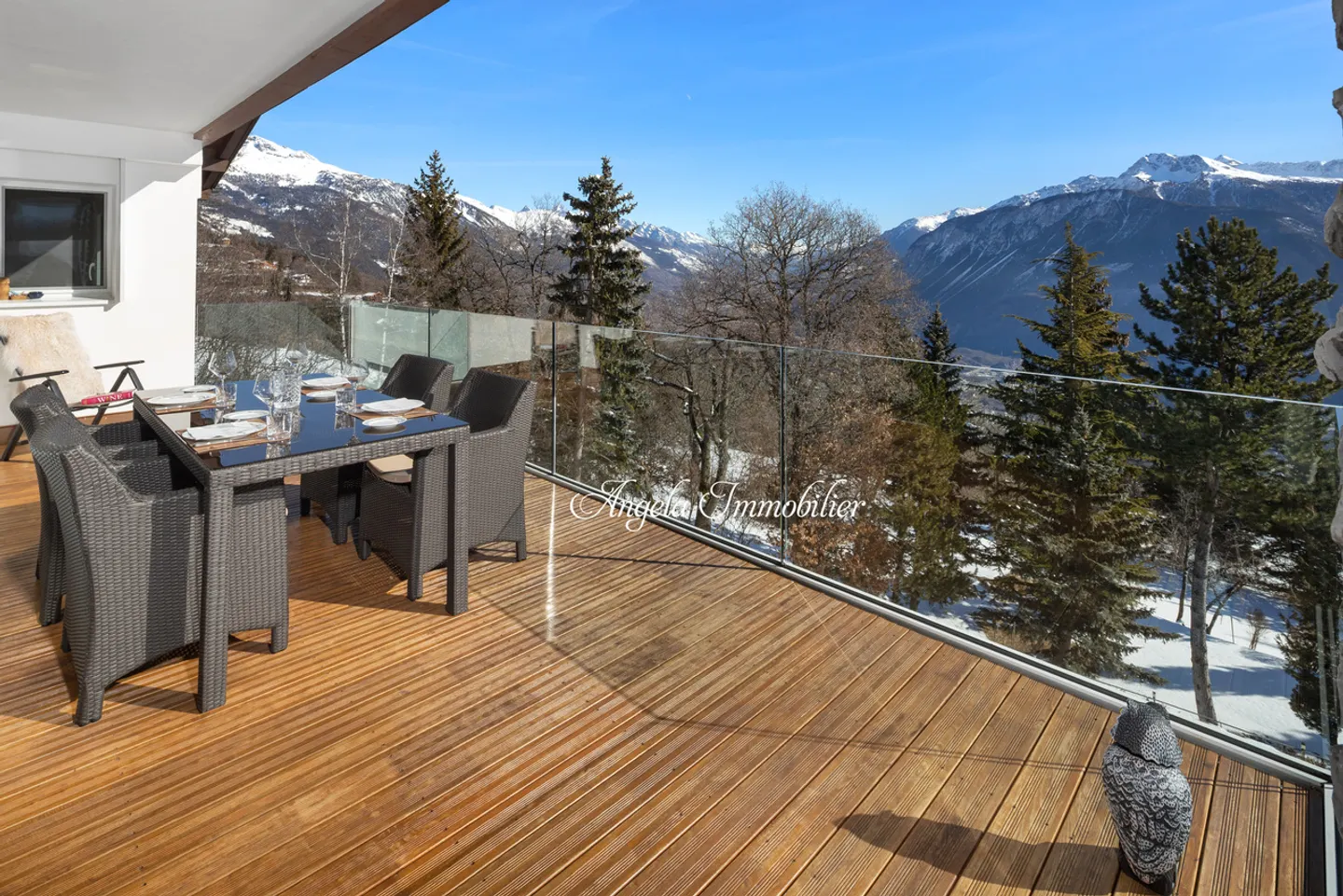 Chalet with Alpine Views - Photo 3 of 9