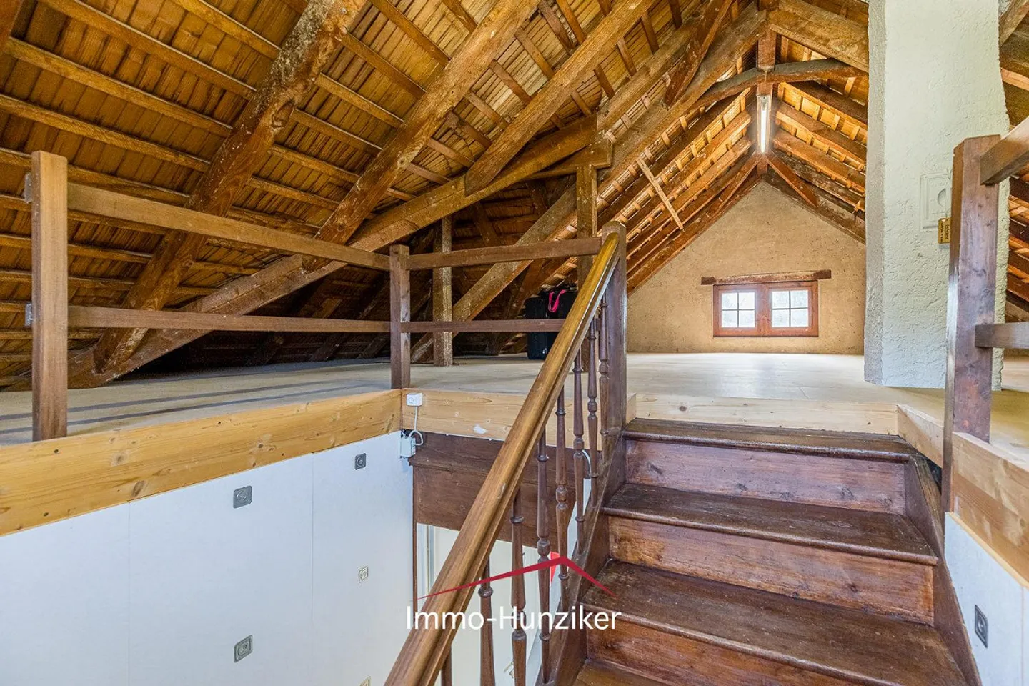 Casa unifamiliare completamente ristrutturata, zona di costruzione GS3 a tre piani, quartiere Zelgli Aarau - Foto 8 di 11