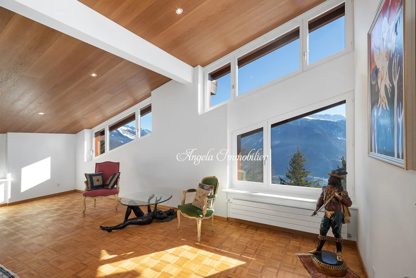 Chalet with Alpine Views - Photo 7 of 9