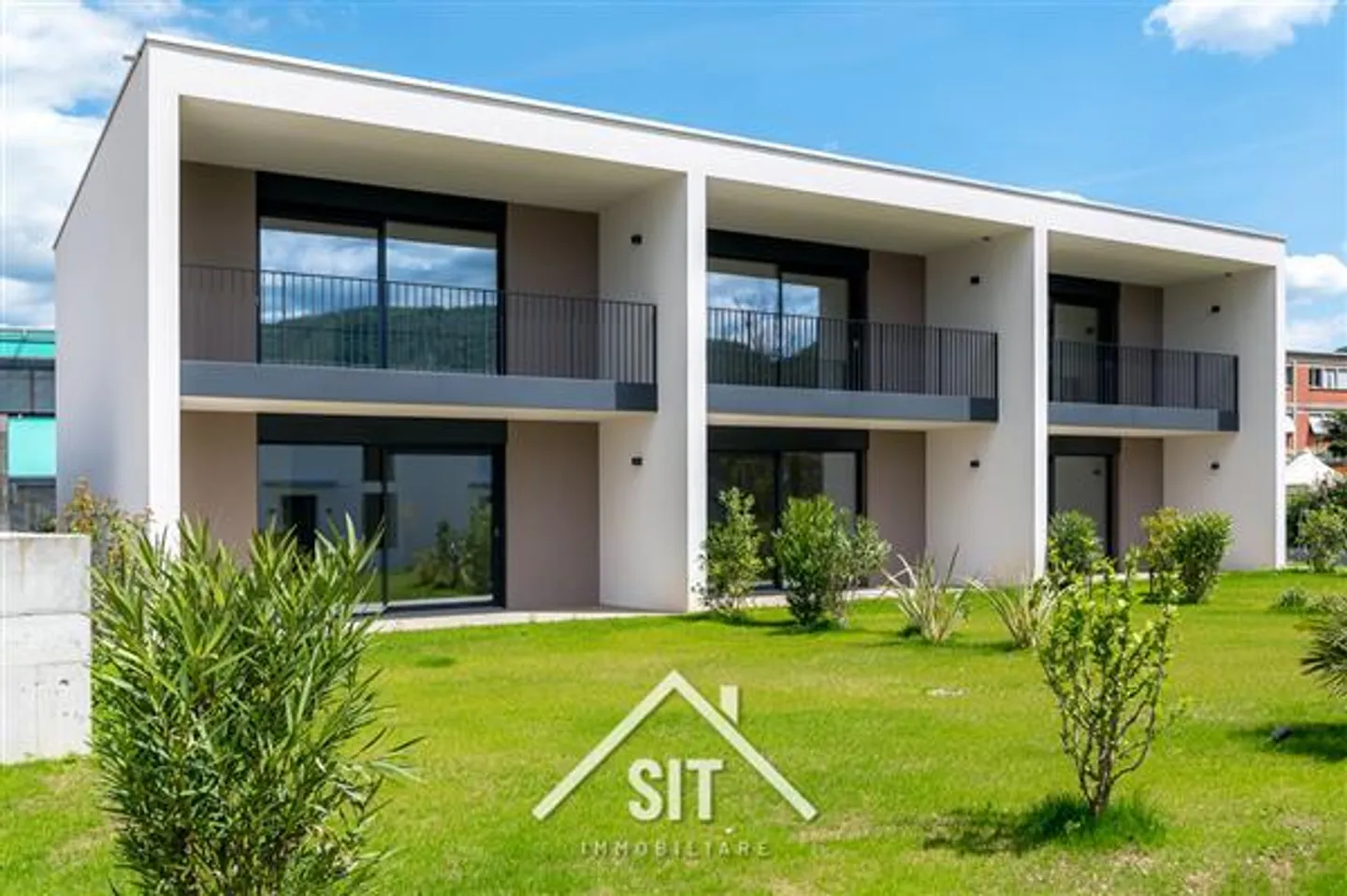 Caslano: Terraced House with 2.5 Rooms - Photo 1 of 11