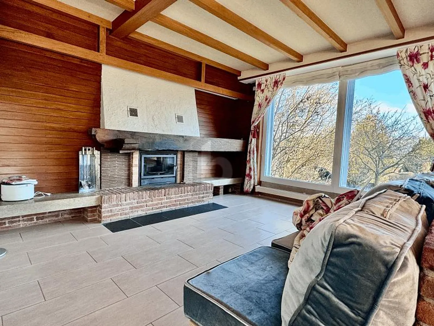 VILLA SPAZIOSA CON PISCINA E GRANDE GIARDINO - Foto 4 di 6