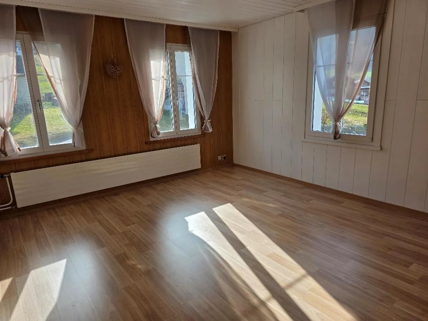 Detached single-family house with garden - Photo 5 of 16